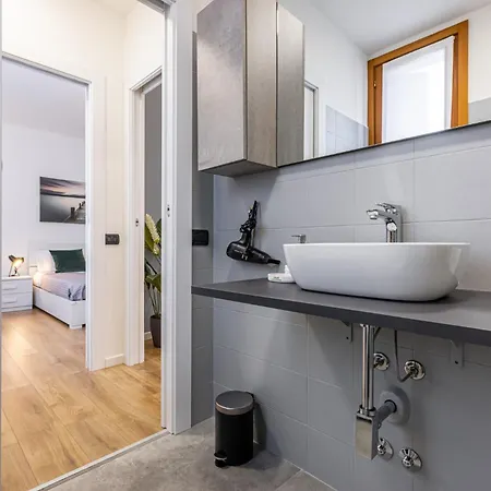 Apartment - Luxury E Centro A 3' Design & Netflix- Lecco