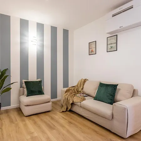 - Luxury E Centro A 3' Design&netflix *