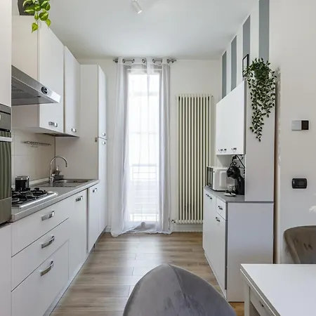 - Luxury E Centro A 3' Design&netflix Apartamento