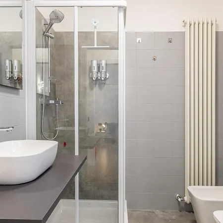 - Luxury E Centro A 3' Design & Netflix Apartment *