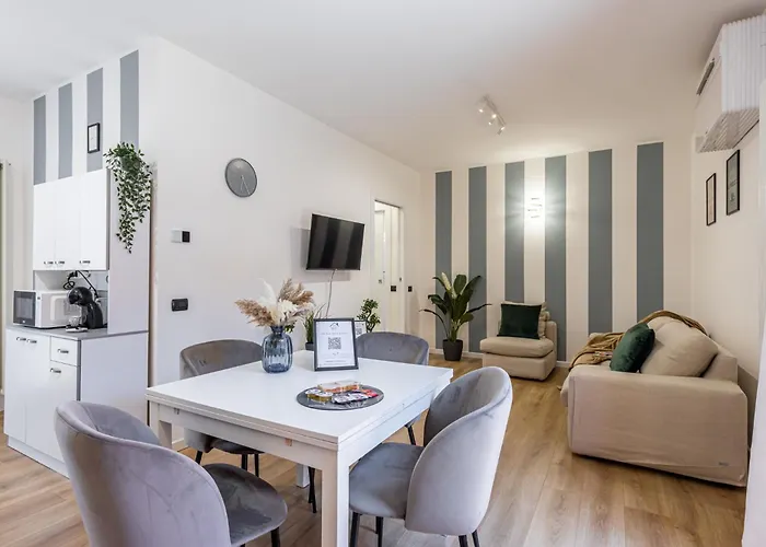 Lägenhet - Luxury E Centro A 3' Design & Netflix