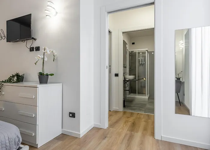 - Luxury E Centro A 3' Design & Netflix Lägenhet