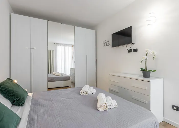 - Luxury E Centro A 3' Design & Netflix * Lecco