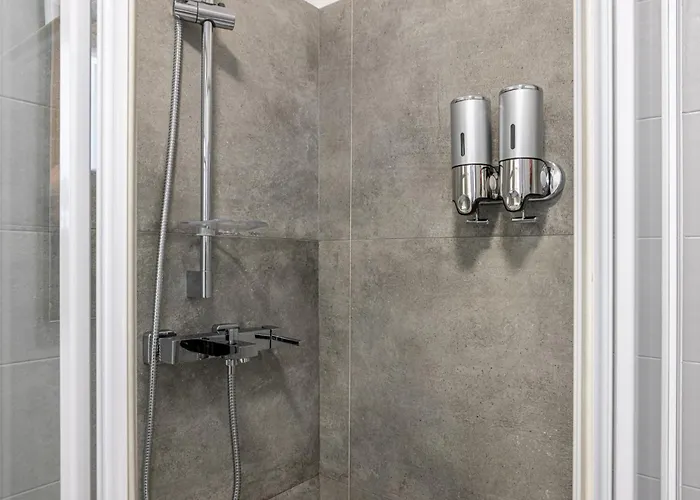 - Luxury E Centro A 3' Design & Netflix Daire Lecco